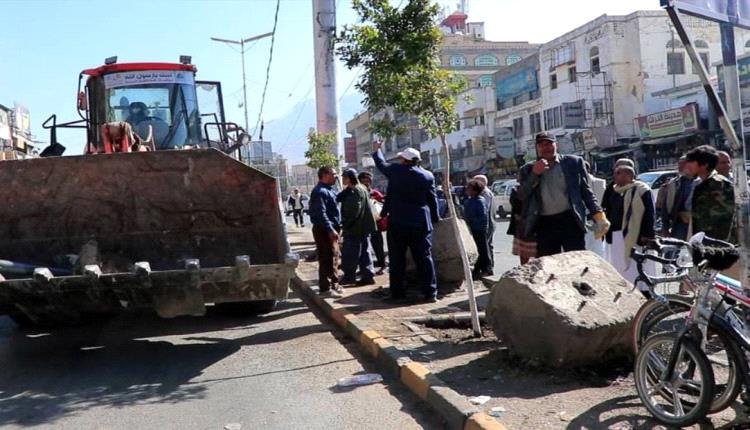 الحوثي يغلق أسواق و مصانع في صنعاء ويجبر التجار على هذا الأمر