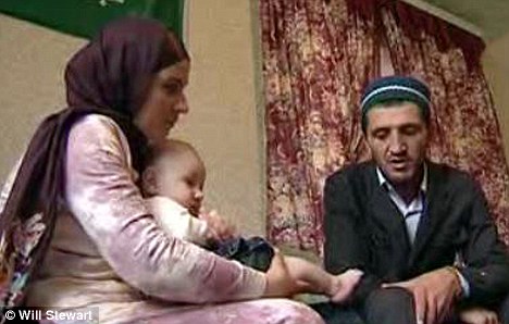 صحافة اليمن تفاصيل نادرة جدا شاهد معجزة طفل تظهر على جسمه بعض الآيات القرآنية وال حاديث النبوية كل يوم جمعة فيديو