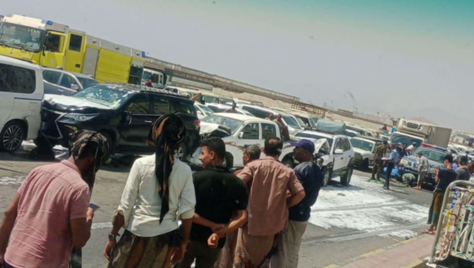 سائق يدهس امرأة ويصطدم بسيارات أثناء فراره الجنوني