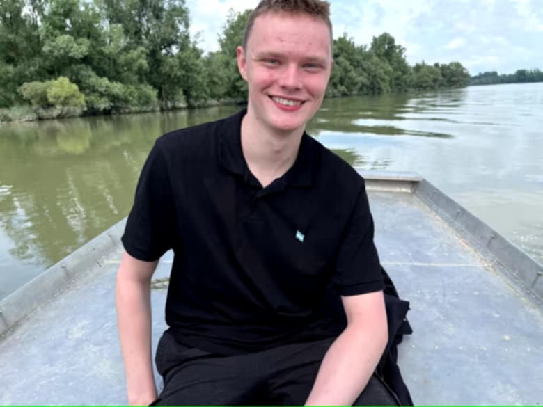 عمره 20 عامًا فقط.. ما قصة الشاب الذي أسّس دولة ونصب نفسه رئيسًا عليها؟