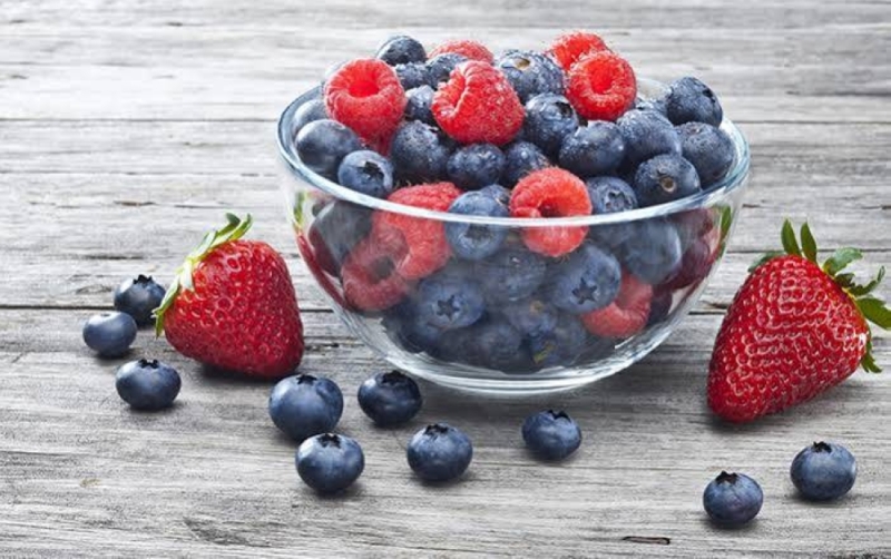 الكشف عن فاكهة تحمي من أمرض القلب والسرطان والسكري وتحرق الدهون