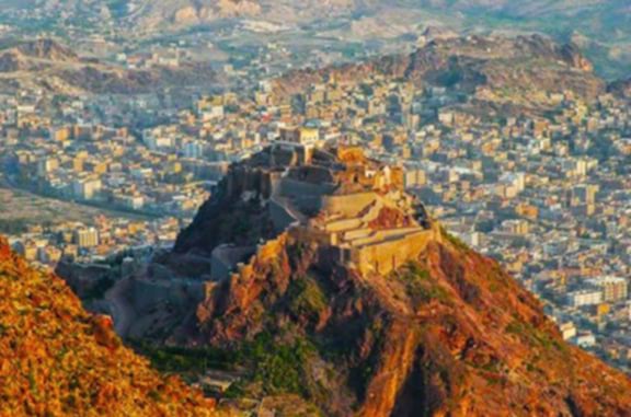 استنفار حكومي مقابل تعزيزات حوثية ضخمة غرب المدينة