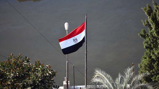 السلطات المصرية تغلق معبر رفح بالإسمنت (صور)