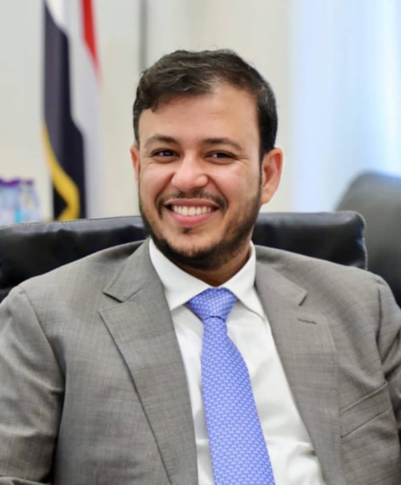 شاهد بالاسم  والصورة..رجل الدولة الذي يكتب التوازن في سطور السياسة