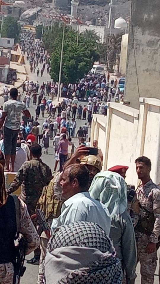 عاجل: صور حديثة من داخل قصر المعاشيق عقب اقتحامه قبل قليل وهذا ما يحدث الان