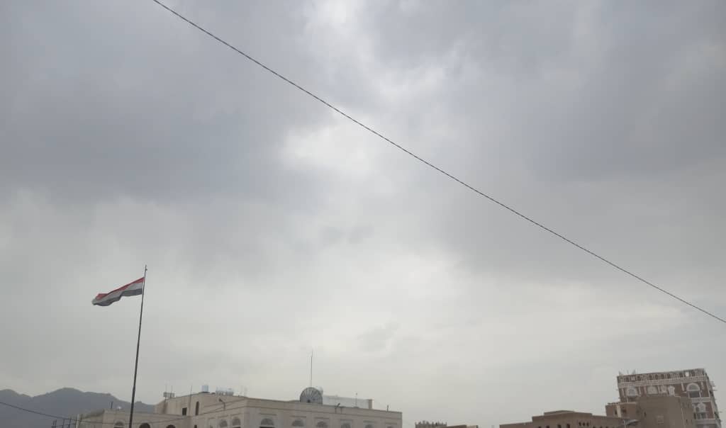 أمطار في صنعاء وعدة محافظات والأرصاد يحذر من السيول  