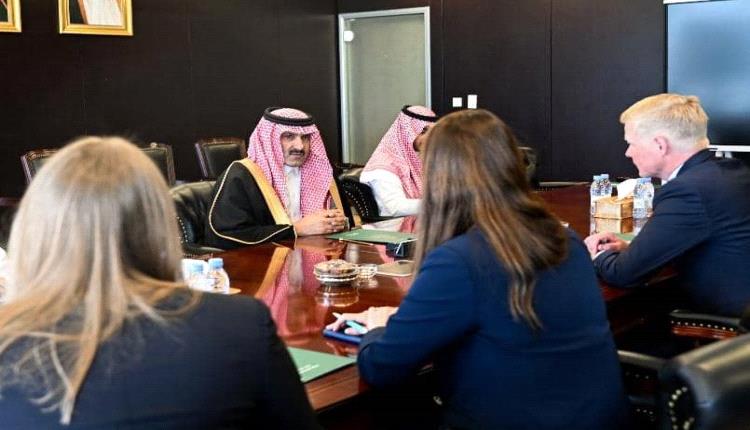 إعلانٌ مهمٌّ للسفير السعوديّ آل جابر بشأن الاتّفاق مع صنعاء.. وهذا ما تم حول صرف المرتبات