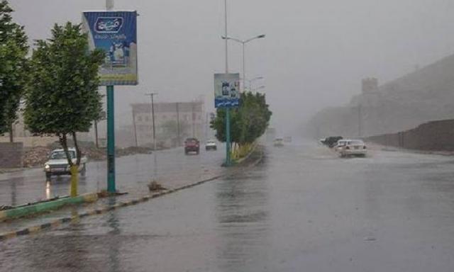 فلكي ينشر جدولا لفرص هطول الأمطار في اليمن