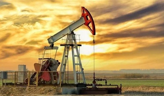 مع تراجع الطلب على الوقود في الولايات المتحدة..استقرار أسعار النفط عالمياً