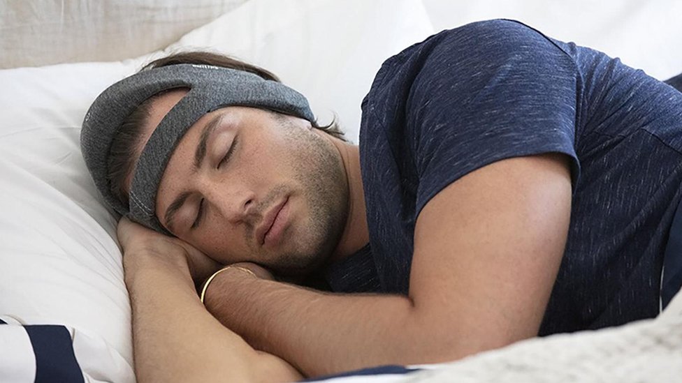 طريقة بسيطة تساعدك على النوم خلال دقائق